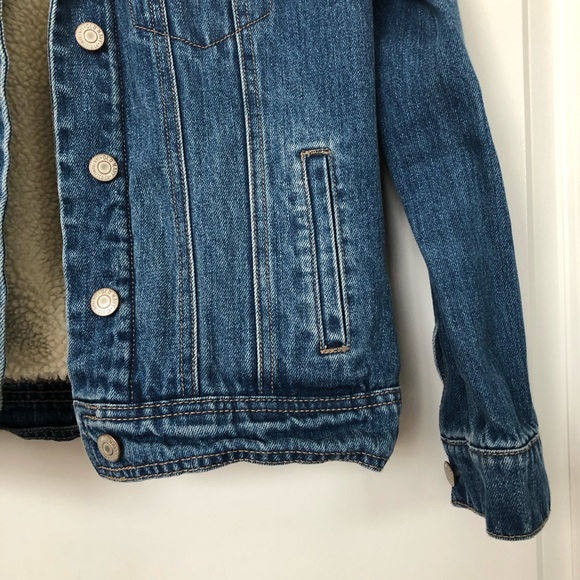 Old Navy Faux Sherpa Lined & Collar Denim Jacket - Picture 5 of 9